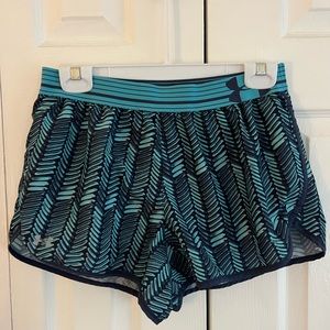 Women’s UA Shorts